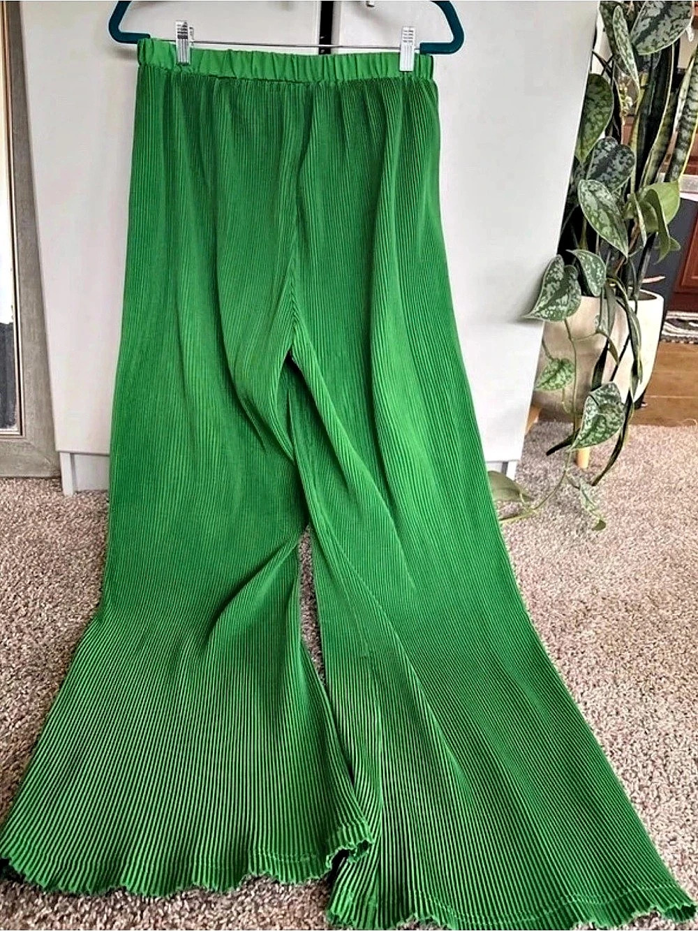 PrettyLittleThing Plisse High Waisted Wide Leg Trousers Green US 12 - Picture 2 of 3